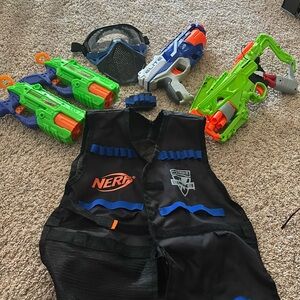 NERF Bundle Elite Gun Outbreaker Bow Mask Wristband Jacket Adventure Force Guns